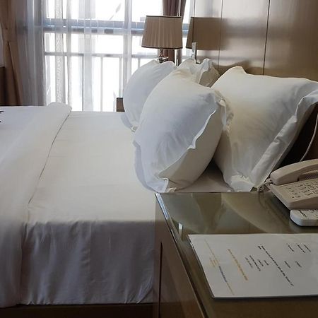 Edmond Hotel Μπραζαβίλ Εξωτερικό φωτογραφία
