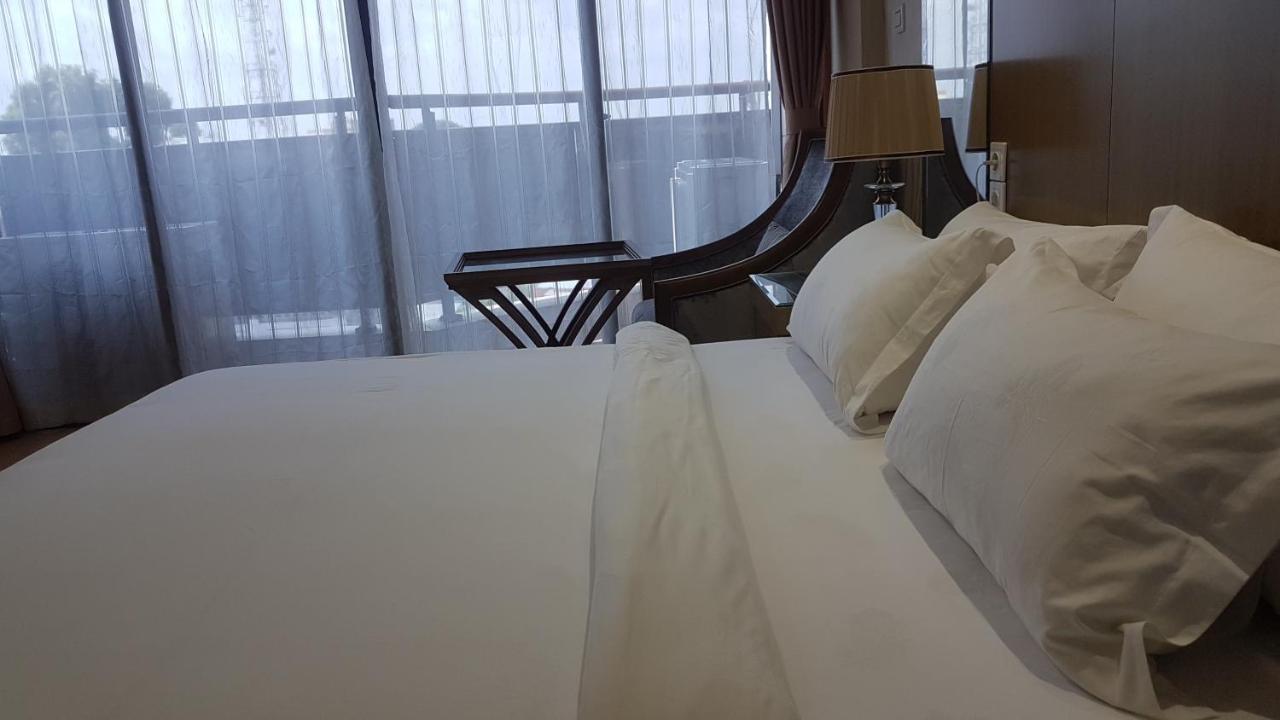 Edmond Hotel Μπραζαβίλ Εξωτερικό φωτογραφία