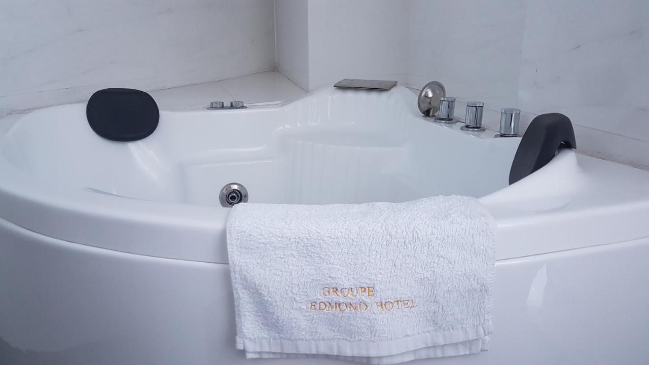 Edmond Hotel Μπραζαβίλ Εξωτερικό φωτογραφία