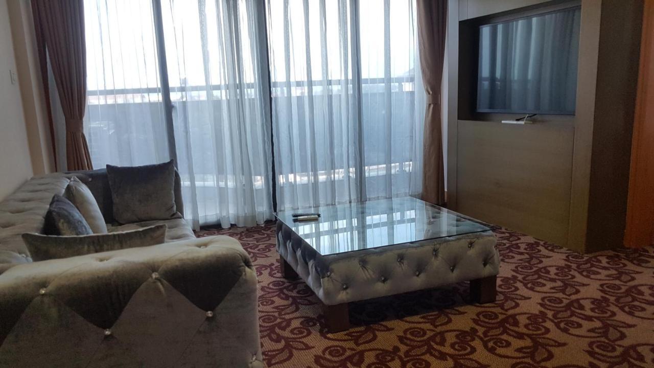 Edmond Hotel Μπραζαβίλ Εξωτερικό φωτογραφία