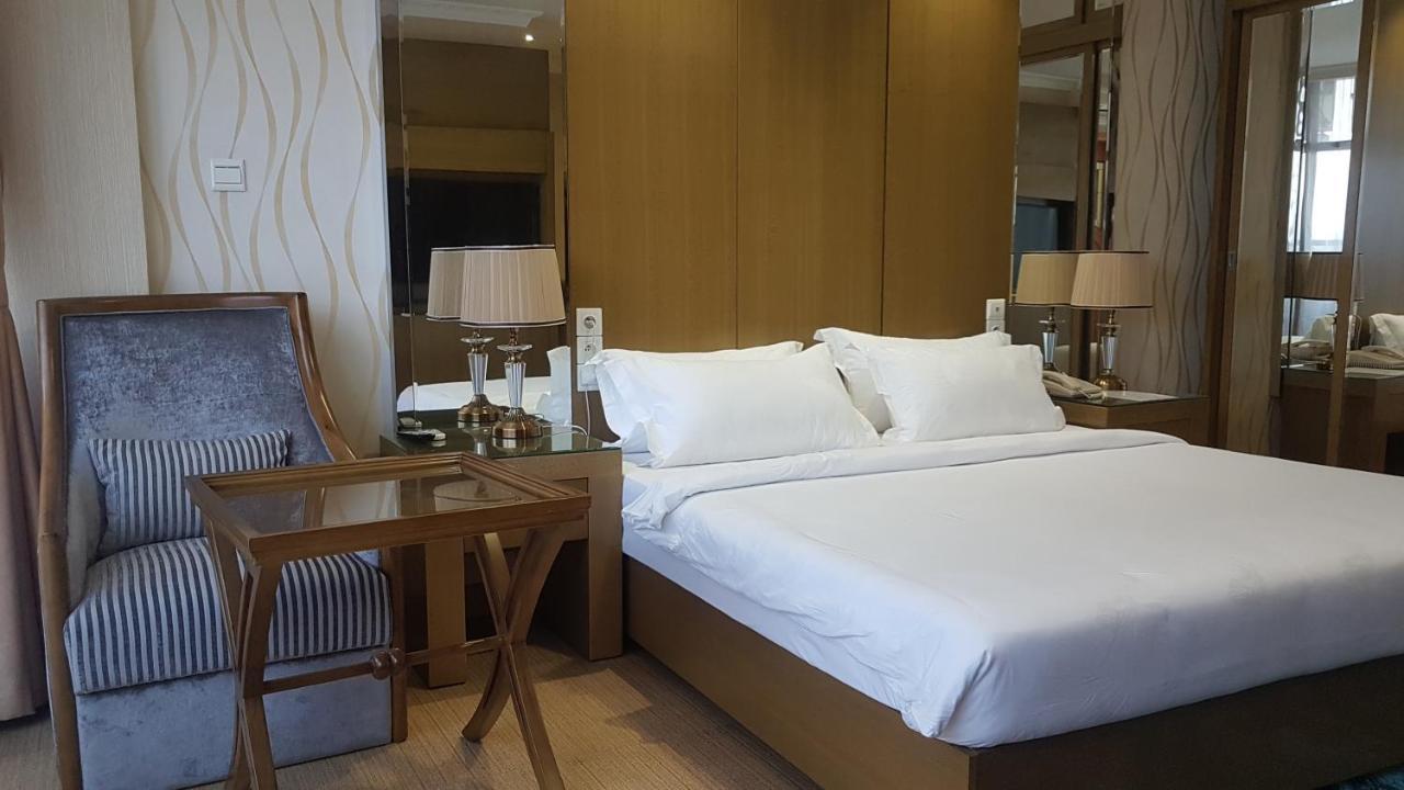 Edmond Hotel Μπραζαβίλ Εξωτερικό φωτογραφία