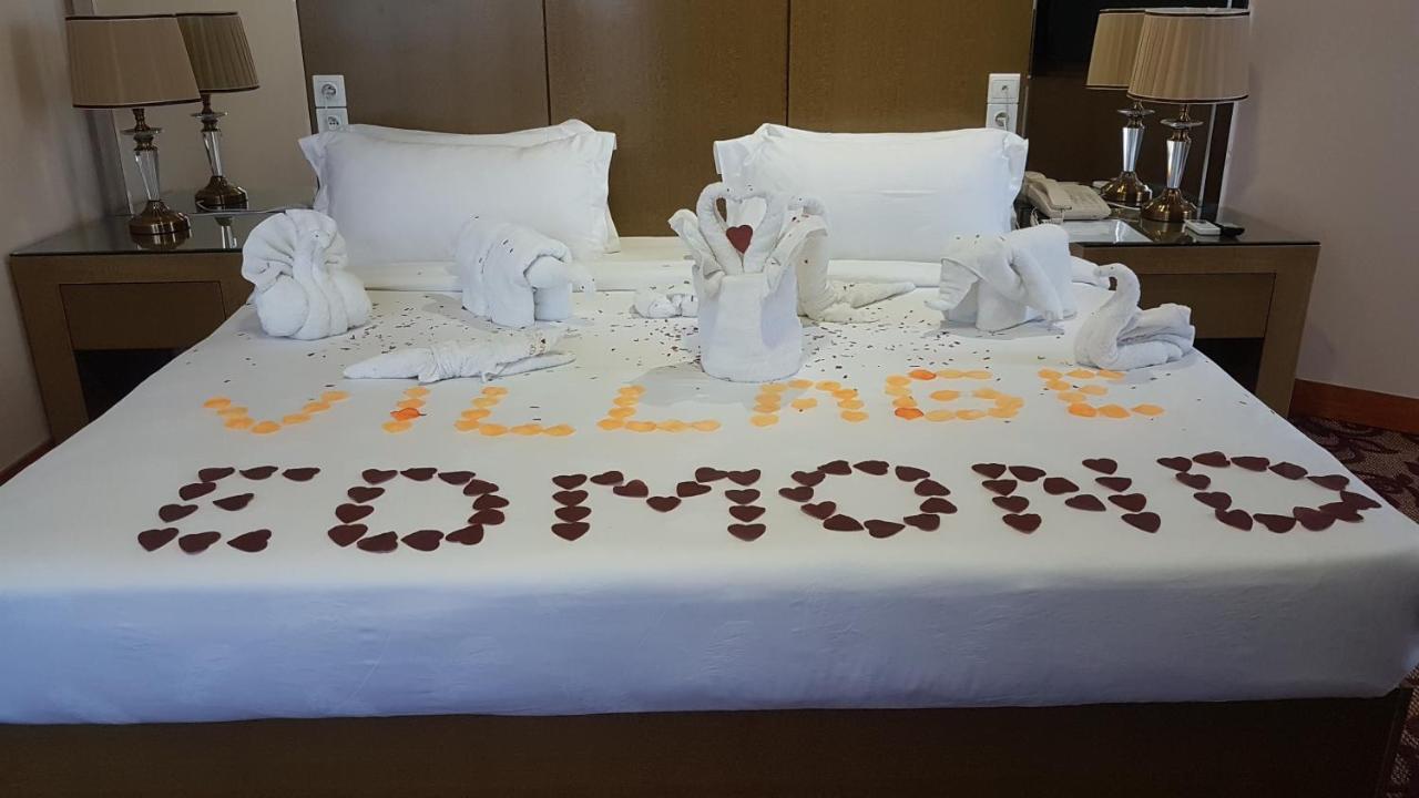 Edmond Hotel Μπραζαβίλ Εξωτερικό φωτογραφία