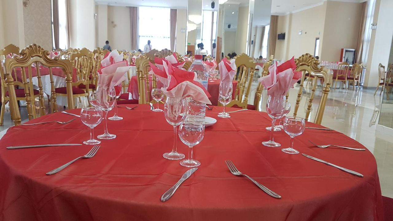 Edmond Hotel Μπραζαβίλ Εξωτερικό φωτογραφία