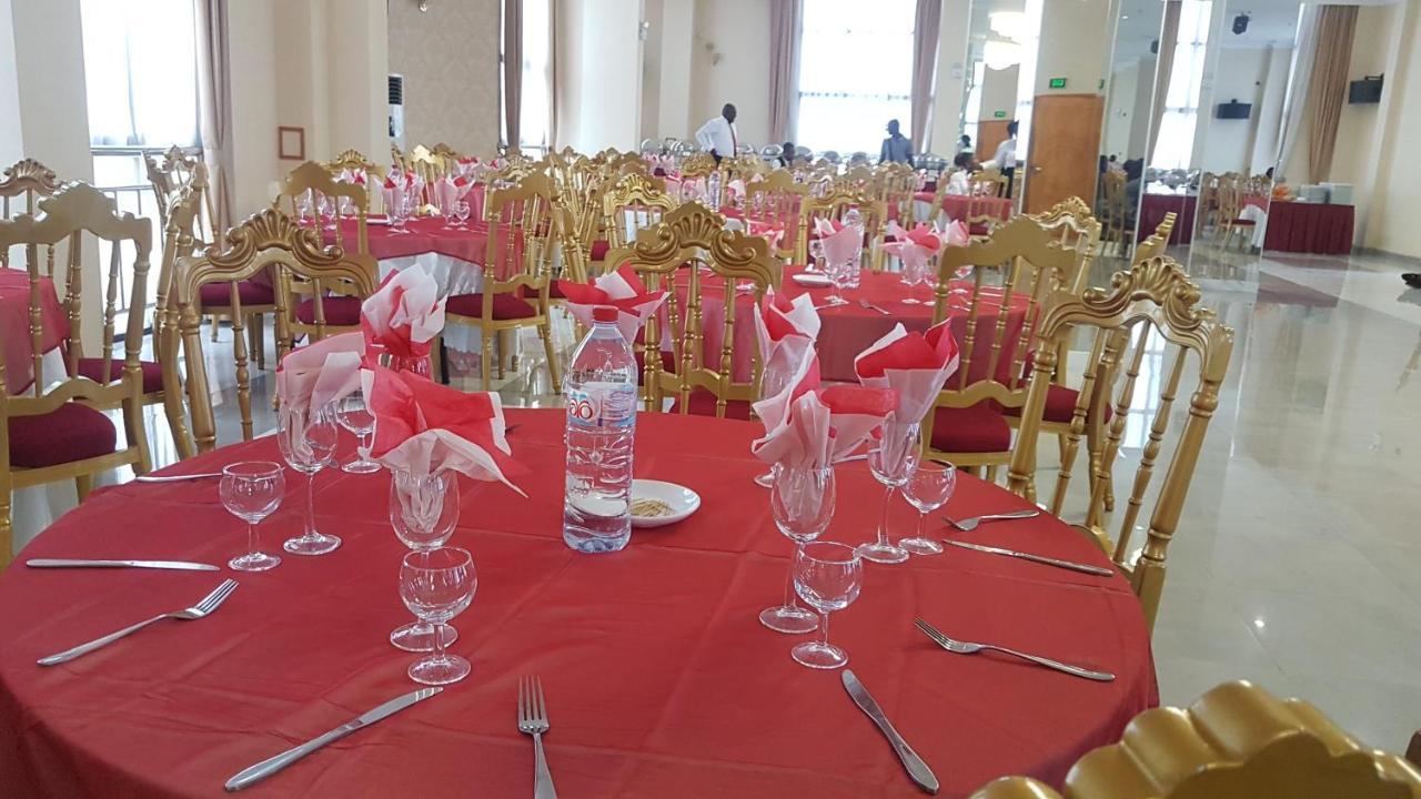 Edmond Hotel Μπραζαβίλ Εξωτερικό φωτογραφία